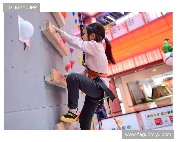 重庆攀岩队在极限运动联赛中的拼搏与成长历程全景揭秘