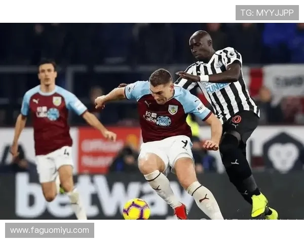 加的夫城与伯恩利激战成和比分揭晓精彩瞬间回顾