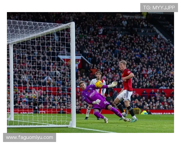 卢顿与曼联激战正酣比分揭晓精彩瞬间回顾